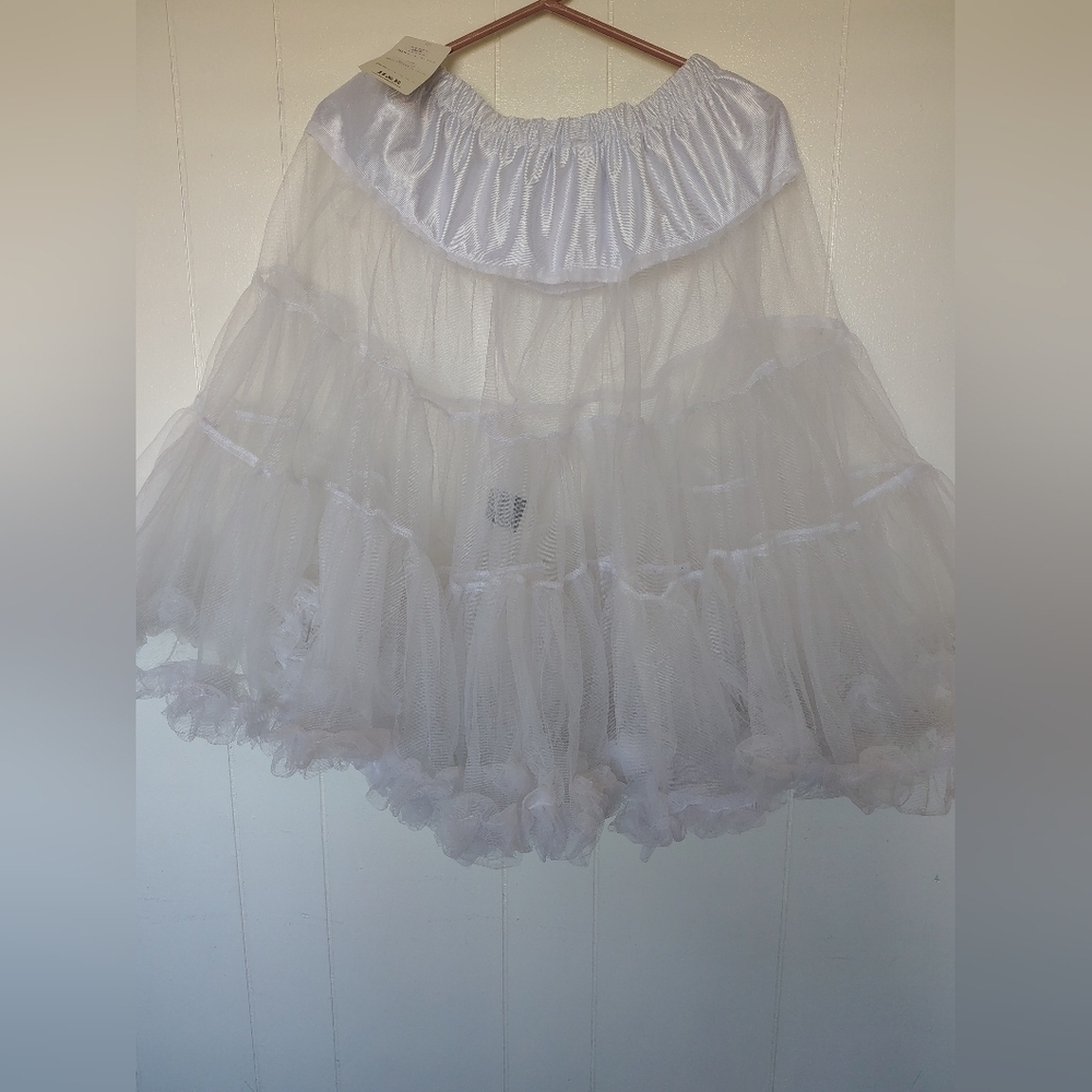 Hearts And Roses  White Crinoline Skirt Size 12